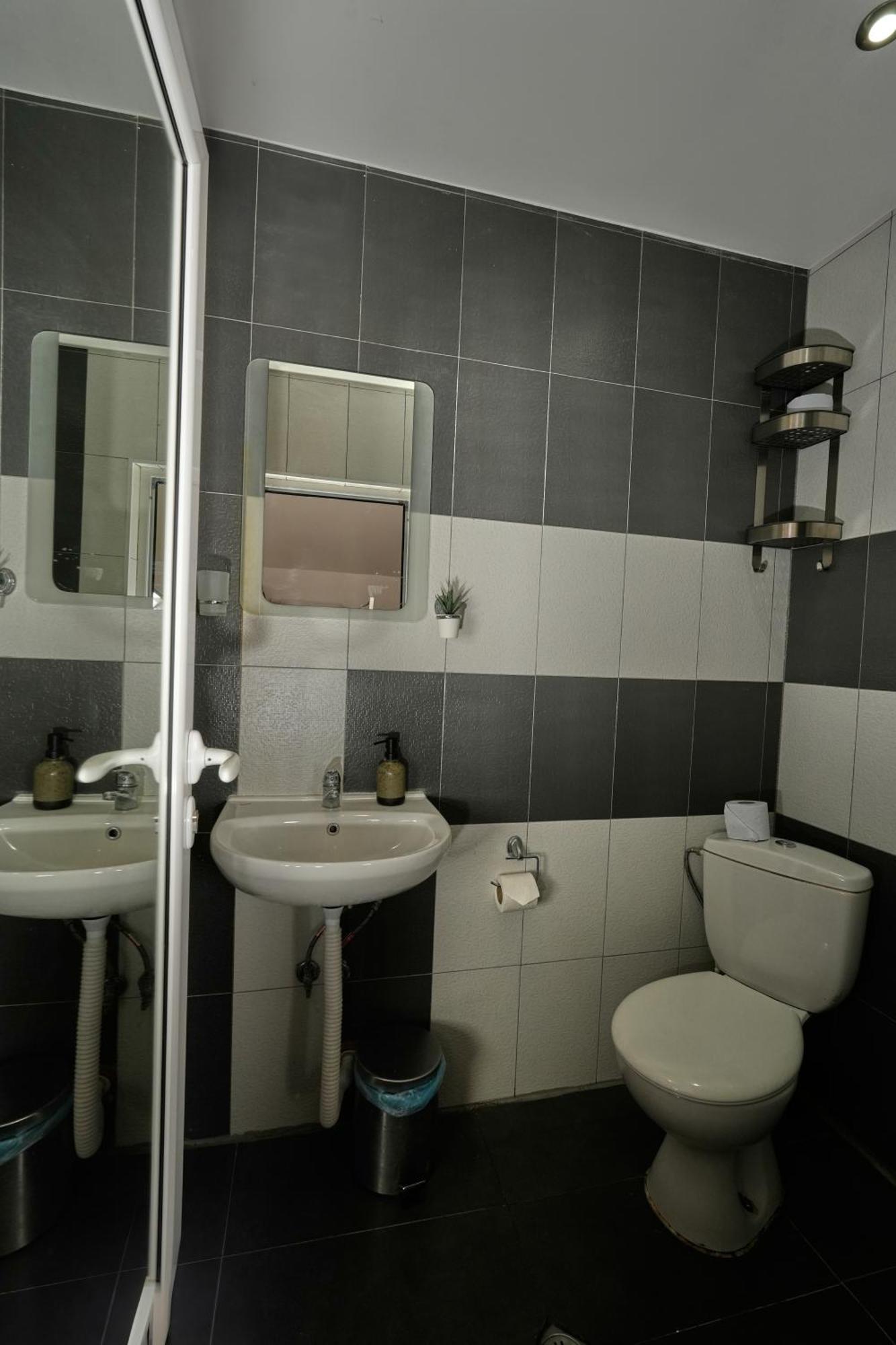 Пе́Трови Вили Ribaritsa Buitenkant foto